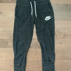 Nike Women’s Capris sweatpants